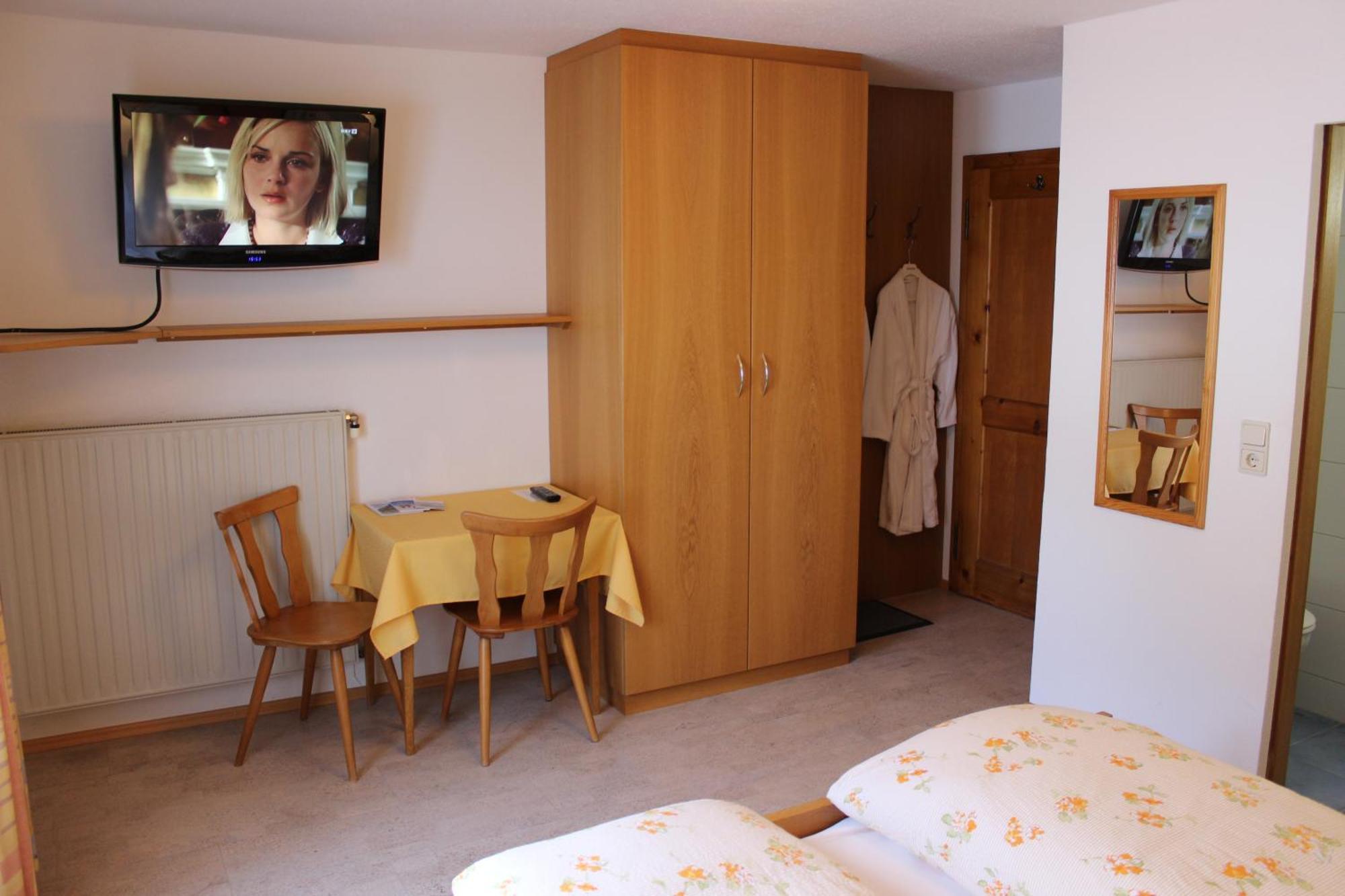Haus Christian Apartman Klosterle am Arlberg Kültér fotó